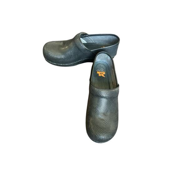 Dansko XP Professional Slip Resistant Black Caviar Clog Shoes Slip On Size 39 - Picture 1 of 9